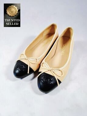 Chanel Lambskin Cap Toe CC Ballerina Flats 35.5 Beige Black